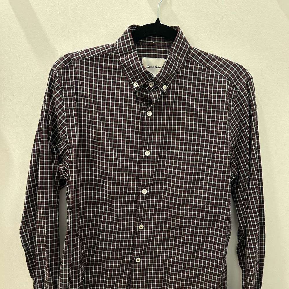 Men’s Steven Alan button down shirt size small.